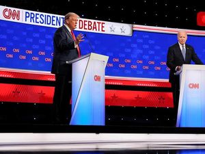 Serangan Keras Biden Tuding Trump Tidur dengan Bintang Porno Serangan Keras Biden Tuding Trump Tidur dengan Bintang Porno