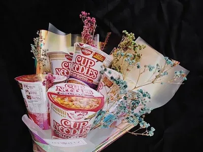 10 Buket Makanan Unik, Isi Mie Instan hingga Bawang Putih
