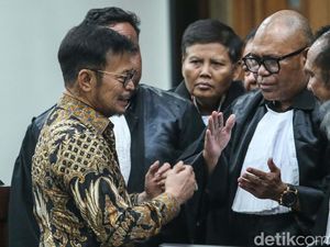 Tangis SYL Teringat Rumah Masih Kebanjiran: Saya Nggak Biasa Disogok Tangis SYL Teringat Rumah Masih Kebanjiran: Saya Nggak Biasa Disogok
