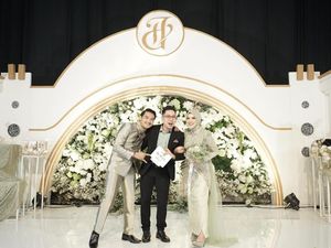 7 Foto Lamaran Hingga Pernikahan Happy Asmara & Gilga Sahid, Anggun Berhijab