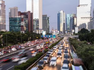 Lalu Lintas Tol Dalam Kota Macet Malam Ini Lalu Lintas Tol Dalam Kota Macet Malam Ini