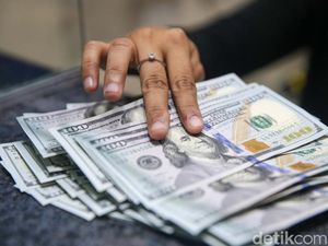 Duh! Perbankan Jual Dolar Rp 16.000 Duh! Perbankan Jual Dolar Rp 16.000