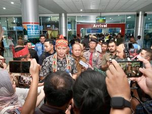 Tiba di Kalteng, AHY Disambut Upacara Potong Pantan & Tarian Khas Dayak