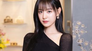 8 Foto Kim Ji Won Debut Pakai Poni di Acara DIOR, Cantik Unreal Bak Anime