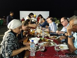 23 Dubes Nikmati Ikan Bakar-Lobster di Kampung Ujung Labuan Bajo