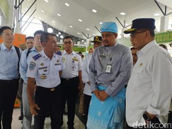 Menhub Tinjau Terminal Amplas Medan