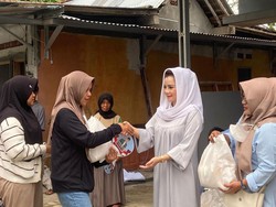 Srikandi Gerindra, Novita Wijayanti Rutin Jadikan Jumat Berkah Untuk Berbagi