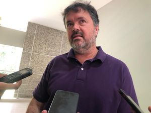 Pakar Ingatkan Bahaya Politik Uang Jelang Pilkada Serentak 2024 Pakar Ingatkan Bahaya Politik Uang Jelang Pilkada Serentak 2024