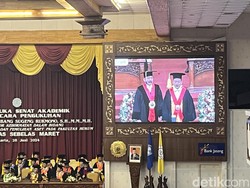 Jaksa Agung Muda Bambang Rukmono Dikukuhkan Guru Besar Kehormatan UNS