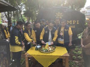 AMPI Yakin Airlangga Bakal Jadi Ketum Golkar Lagi Lewat Aklamasi AMPI Yakin Airlangga Bakal Jadi Ketum Golkar Lagi Lewat Aklamasi