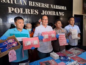 Sabu Senilai Rp 500 Juta Disita dari 5 Bandar di Jombang Sabu Senilai Rp 500 Juta Disita dari 5 Bandar di Jombang