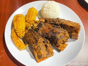 Puas! Makan Iga Bakar Empuk dari Australia di Warung Kaki Lima Puas! Makan Iga Bakar Empuk dari Australia di Warung Kaki Lima
