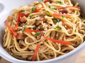 Resep Bakmi Goreng Kacang dan Wijen yang Gurihnya Nampol Resep Bakmi Goreng Kacang dan Wijen yang Gurihnya Nampol