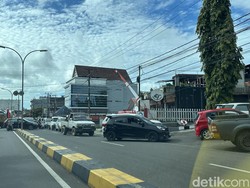 Antrean Truk di Sejumlah SPBU Bone Mengular ke Jalan Imbas Suplai BBM Telat