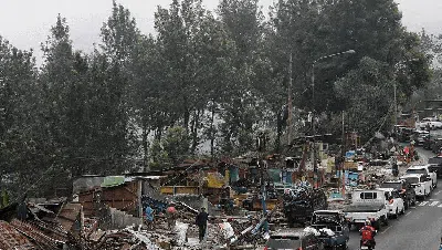 Bingkai Sepekan: Kawasan Wisata Puncak Bersalin Rupa