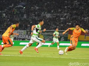 Anniversary Game: Persebaya Vs Persibo Tanpa Gol di Babak Pertama Anniversary Game: Persebaya Vs Persibo Tanpa Gol di Babak Pertama