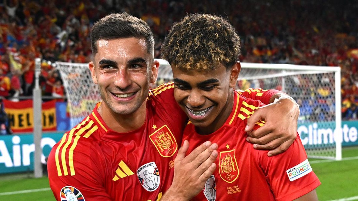 Ferran Torres dan Lamine Yamal di Euro 2024. (Foto: UEFA via Getty Images/Michael Regan - UEFA)
