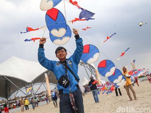 Melihat Keseruan Festival Layang-layang di Pantai Ancol