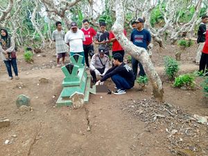 Wasiat Pilu Jasad Bayi Dibuang di TPU Malang: Tolong Kuburno Sing Layak Wasiat Pilu Jasad Bayi Dibuang di TPU Malang: Tolong Kuburno Sing Layak