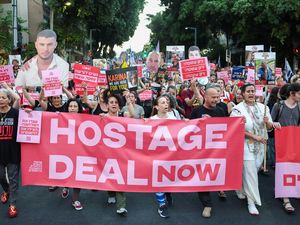 5 Fakta Demo Besar-besaran Warga Israel Protes Kematian 6 Sandera 5 Fakta Demo Besar-besaran Warga Israel Protes Kematian 6 Sandera