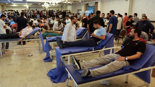 Ramai-ramai Warga Yordania Donor Darah untuk Palestina