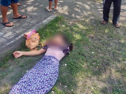 Perempuan Muda Tergeletak di Pantai Yeh Gangga Seusai Tenggak Racun