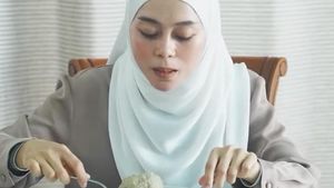 Serunya Lesti Kejora Saat Makan Bakso hingga Potong Nasi Tumpeng