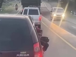 Heboh Pengemudi Xenia Acungkan Sajam di Sragen, Ini Pelajaran Pentingnya