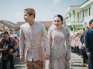 Foto Ngunduh Mantu Baby Tsabina di Pandeglang, Meriah Dihadiri Erina-Kaesang Foto Ngunduh Mantu Baby Tsabina di Pandeglang, Meriah Dihadiri Erina-Kaesang