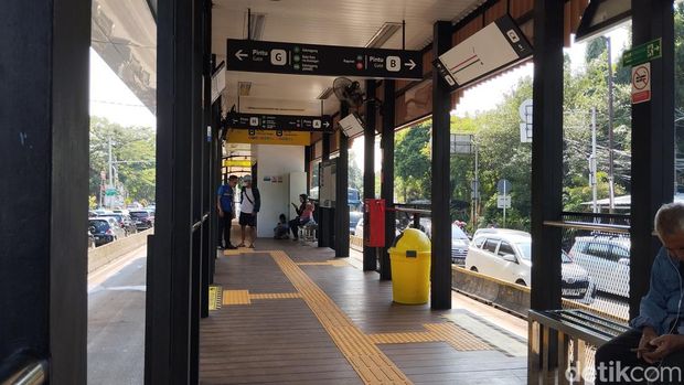 Halte TransJakarta Simpang Ragunan. (Maulana Ilhami Fawdi/detikcom)