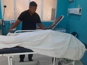 Detik-detik Cekcok Berujung Paman Habisi Ponakan Pakai Keris Pusaka Detik-detik Cekcok Berujung Paman Habisi Ponakan Pakai Keris Pusaka