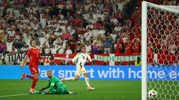 Soccer Football - Euro 2024 - Round of 16 - Germany v Denmark - Dortmund BVB Stadion, Dortmund, Germany - June 29, 2024 Germany's Jamal Musiala scores their second goal REUTERS/Thilo Schmuelgen