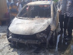 Kebakaran di Jombang Ludeskan 3 Rumah dan 1 Honda Brio