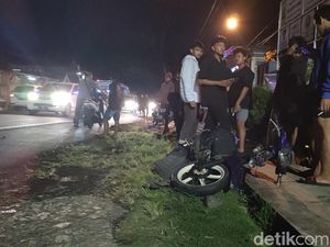 Pemotor Bonceng Empat Ditabrak Mobil di Ciamis, 2 Orang Tewas!