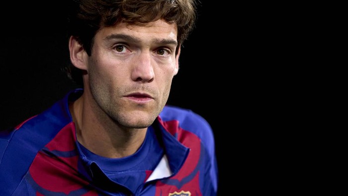 MADRID, SPAIN - APRIL 21:  Marcos Alonso of FC Barcelona looks on prior to the LaLiga EA Sports match between Real Madrid CF and FC Barcelona at Estadio Santiago Bernabeu on April 21, 2024 in Madrid, Spain. (Photo by Jose Manuel Alvarez/Quality Sport Images/Getty Images)