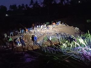 4 Pekerja Kandang Ayam di Blitar Diduga Tertimbun Longsor