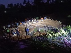4 Pekerja Kandang Ayam di Blitar Diduga Tertimbun Longsor