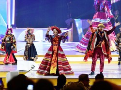 Keren! 27 Bupati & Wali Kota se-Jabar Jadi Model Wastra Mancanegara