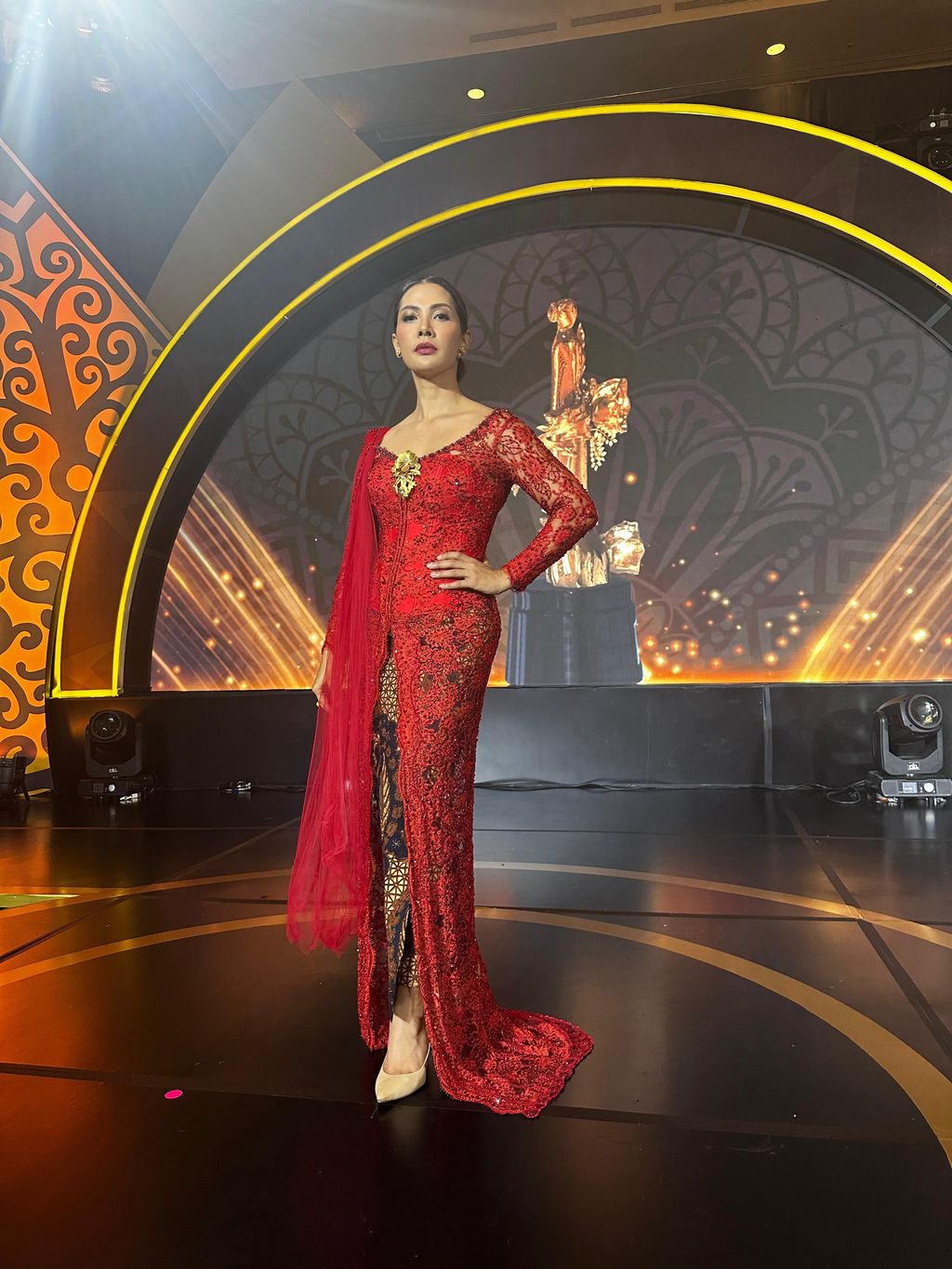 Penampilan selebritis di R.A Kartini Award 2024
