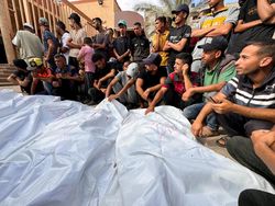 Israel Serang Khan Younis, 16 Warga Palestina Tewas