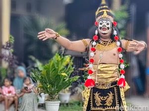 Mengenal Sisi Lain di Balik Tari Topeng Kona di Bondowoso Mengenal Sisi Lain di Balik Tari Topeng Kona di Bondowoso