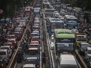 Jakarta Rugi Rp 100 T Gegara Macet, Begini Hitung-hitungannya Jakarta Rugi Rp 100 T Gegara Macet, Begini Hitung-hitungannya