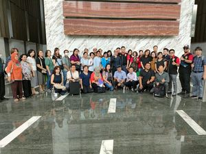 Nasabah Kresna Life Datangi Kantor OJK, Minta Hal Ini Nasabah Kresna Life Datangi Kantor OJK, Minta Hal Ini