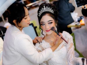 Asah Keterampilan dengan Usaha dan Kreativitas Make Up Wedding Asah Keterampilan dengan Usaha dan Kreativitas Make Up Wedding