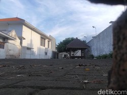 Melihat Luasnya Rumah Kontrakan Tempat 28 WN Cina Digerebek di Banyuwangi
