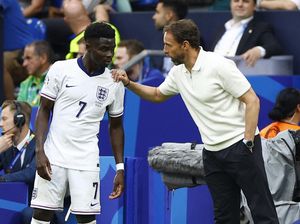 Bukayo Saka Sepertinya Nggak Happy Jadi Bek Kiri