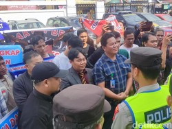 Warga Geruduk Kejari Lubuklinggau Minta Kasus Korupsi BUMD Mura Dituntaskan