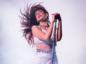 Video: Penampakan Panggung Dua Lipa di Jakarta yang Dianggap Tak Aman Video: Penampakan Panggung Dua Lipa di Jakarta yang Dianggap Tak Aman