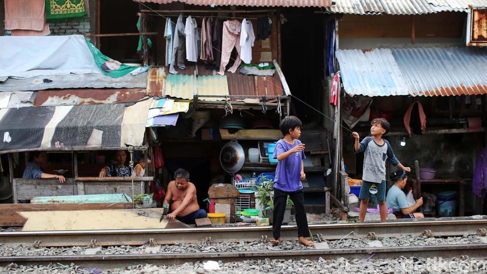 Standar Kemiskinan Rp20 Ribu Sehari Dipertanyakan, Ekonom Sebut Tak Relevan