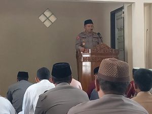 Sosok Kompol Iwan, Polisi yang Juga Pendakwah dari Tasikmalaya Sosok Kompol Iwan, Polisi yang Juga Pendakwah dari Tasikmalaya